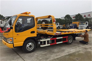 鞍山哪里有拖车服务