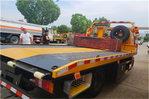 鞍山附近拖车电话号码服务