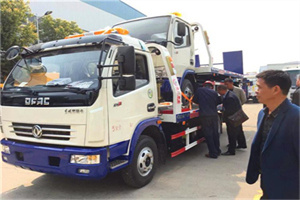 鞍山汽车道路救援拖车价格